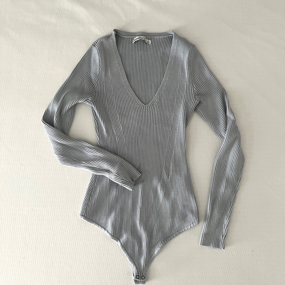 Abercrombie ribbed v neck bodysuit - light blue